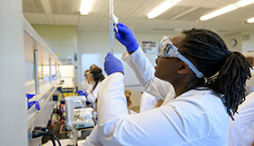 An SPU student works in the chemistry lab