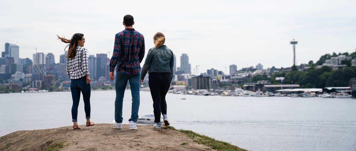 students at gasworks overlooking lake union and downtown seattle