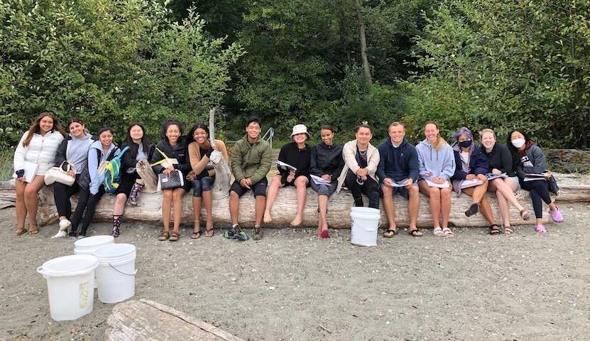 Students in Environmental Physiology at Seahurst Park