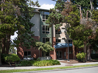 Wesley Dravus apartments street view